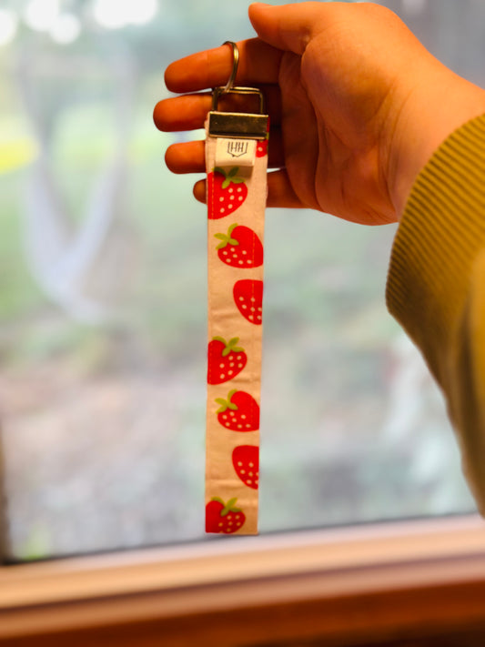 Wristlet in Strawberry Field